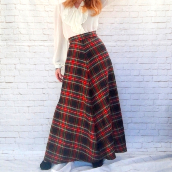 70's Maxi skirt Vintage Red & black Plaid 28" waist - Picture 2 of 8